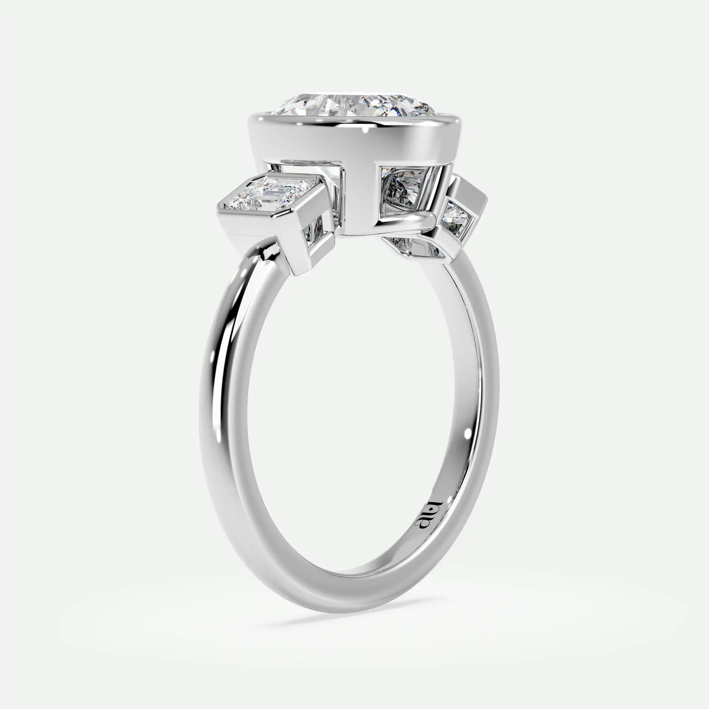 Oval - Silver (White Gold)
