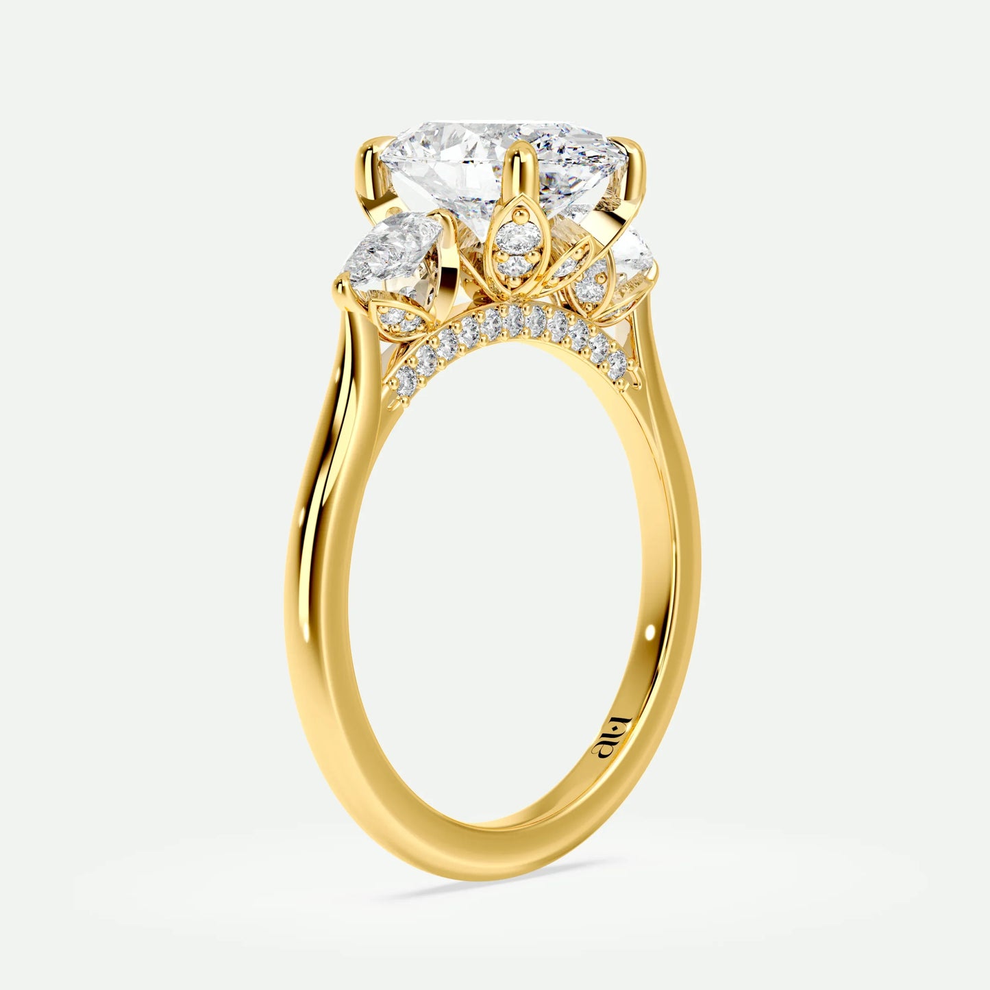 Oval - Silver (Yellow Gold)
