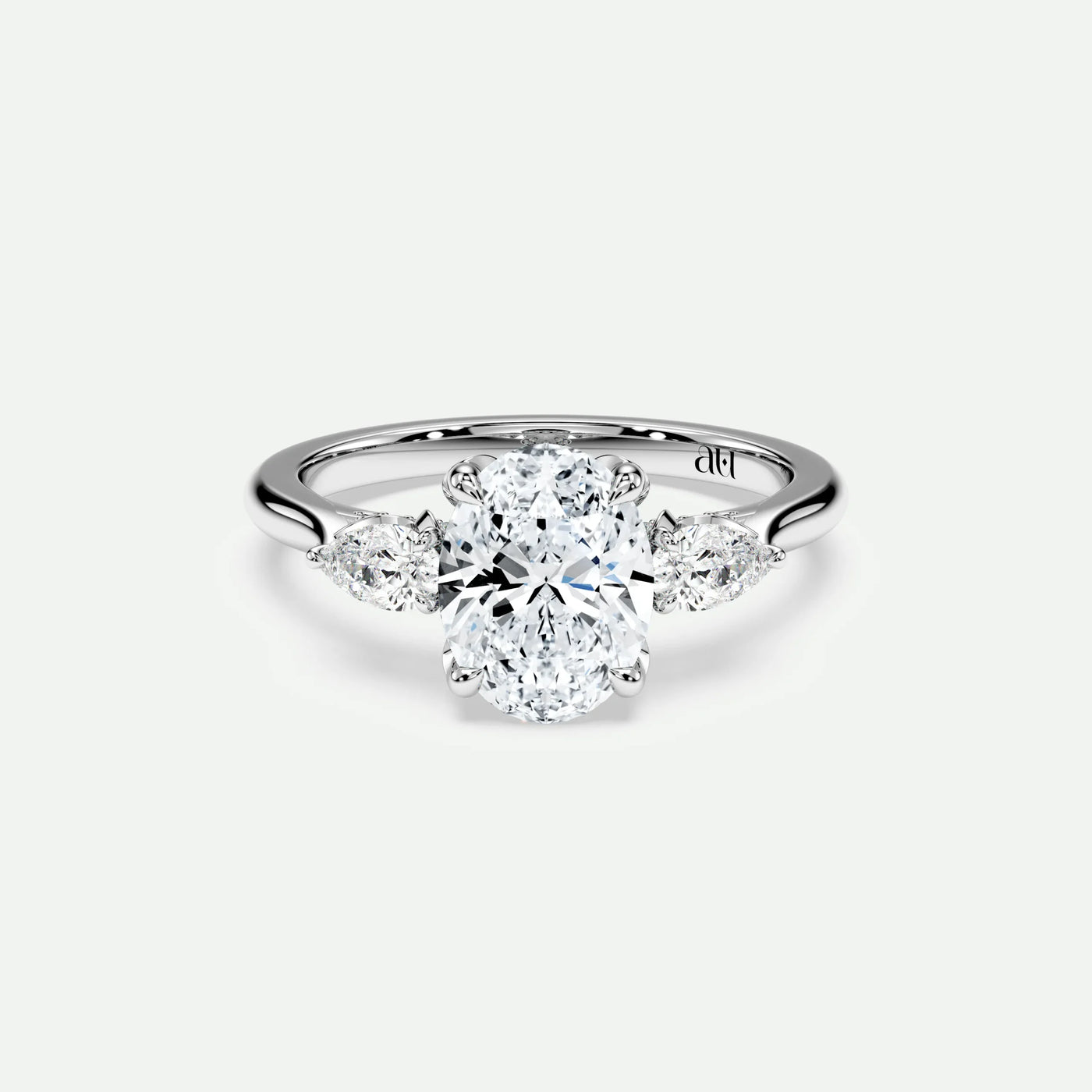 Oval - Silver (White Gold)