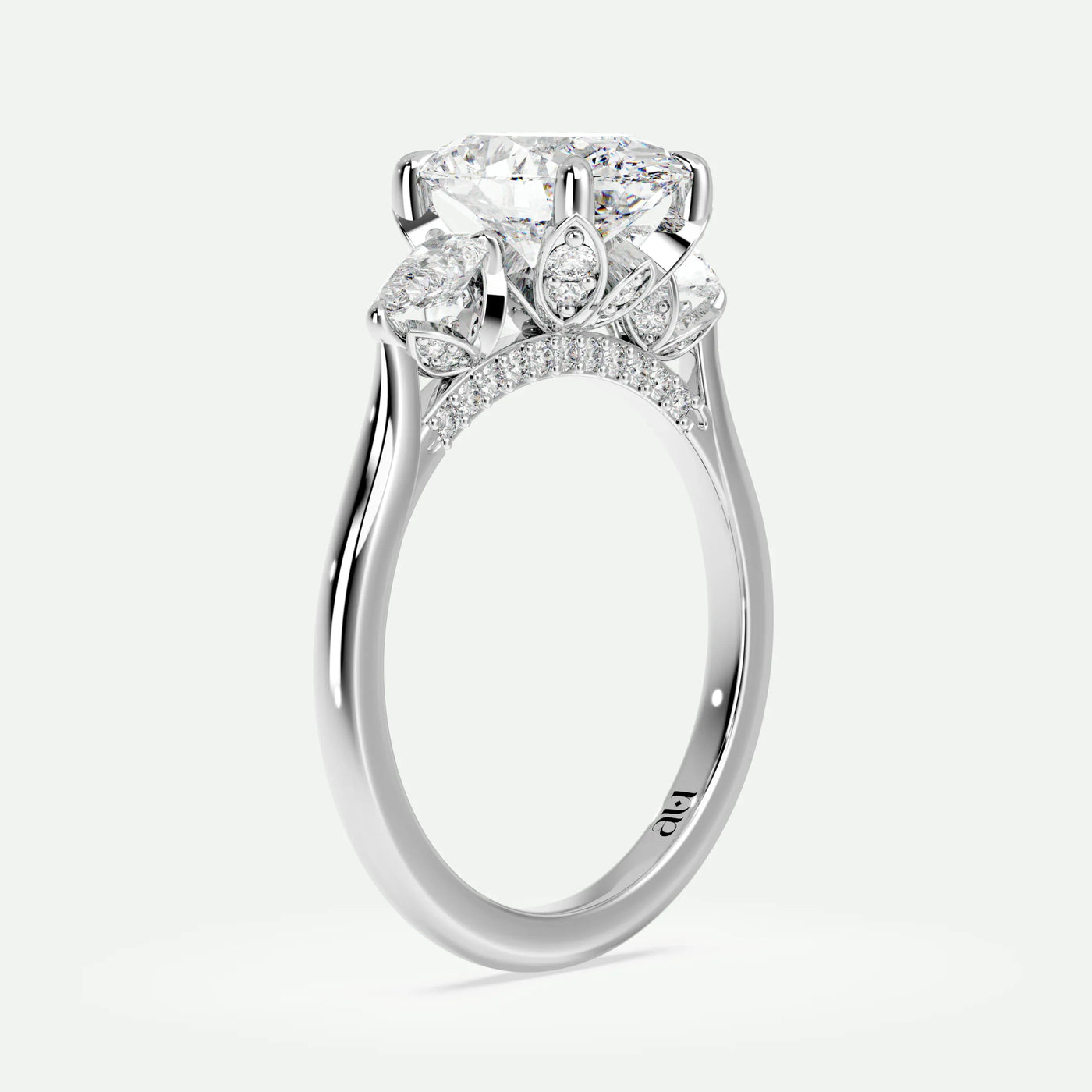 Oval - Silver (White Gold)