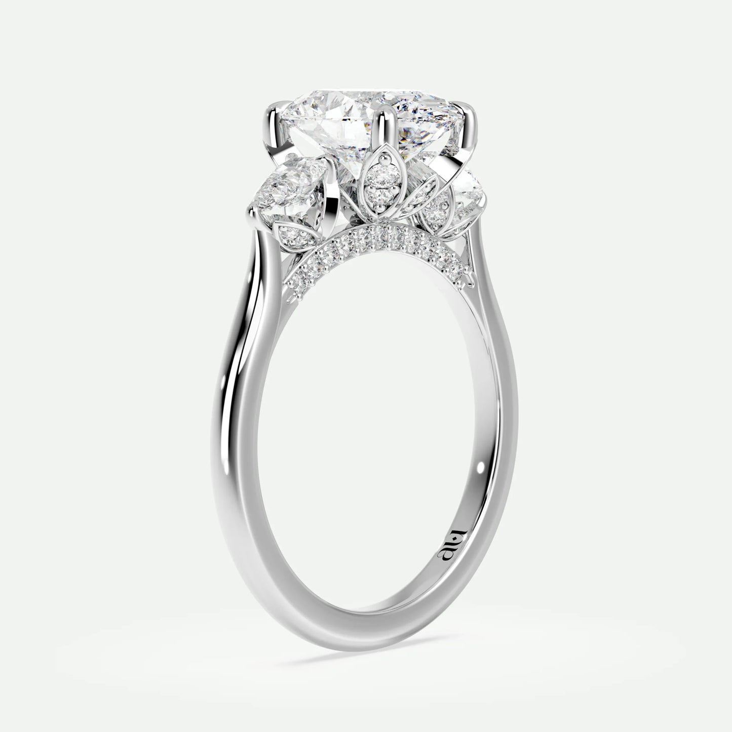 Oval - Silver (White Gold)