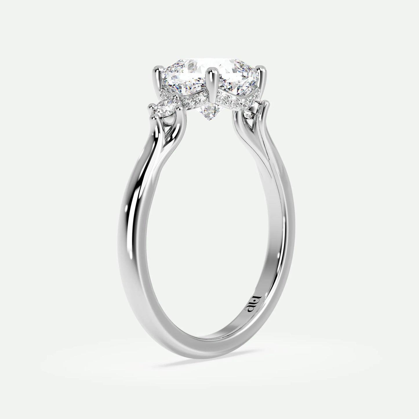 Cushion - Silver (White Gold)
